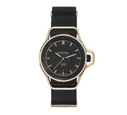 Watch of the Week: Givenchy Seventeen Black